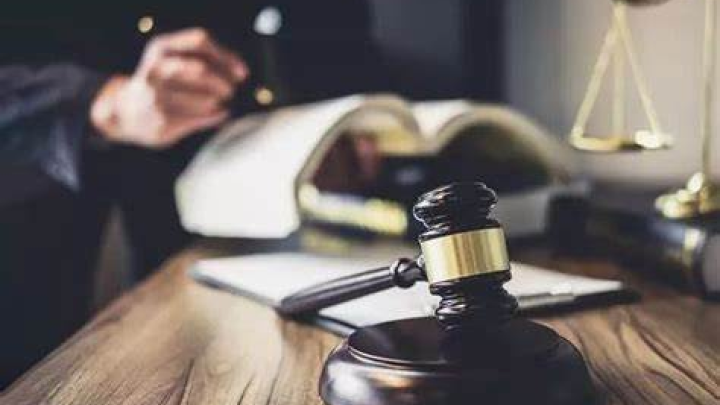 连休37天事假后被开除，法院判决公司支付赔偿金，你认为合理吗？